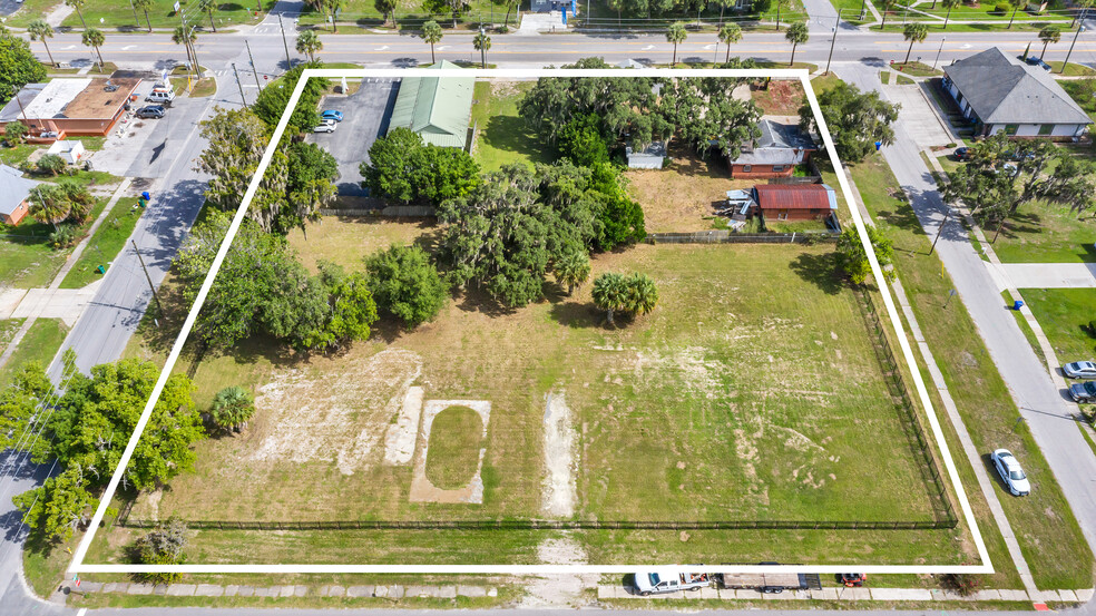 815 W Main St, Tavares, FL for sale - Building Photo - Image 1 of 1