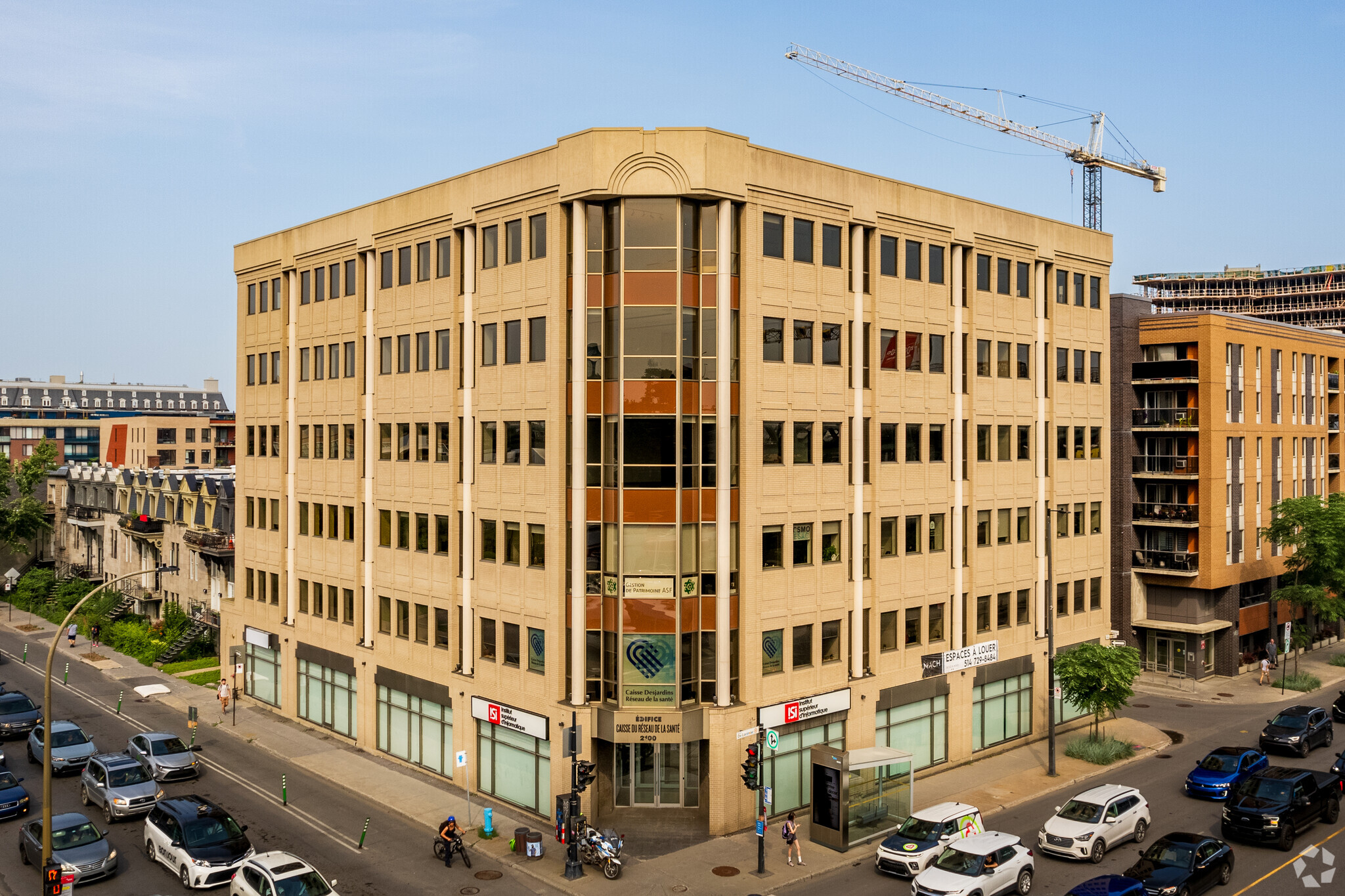 2100 Boul De Maisonneuve E, Montréal, QC for lease Building Photo- Image 1 of 7