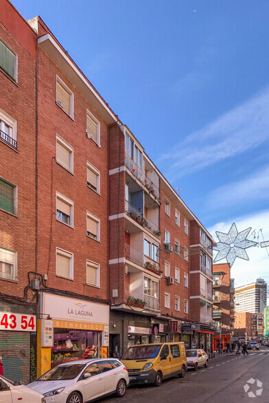 Calle de la Laguna, 107, Madrid, Madrid for lease - Building Photo - Image 2 of 2