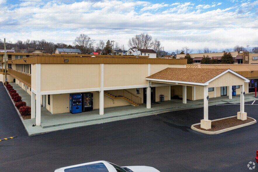 2221 Euclid Ave, Bristol, VA for sale - Primary Photo - Image 1 of 1