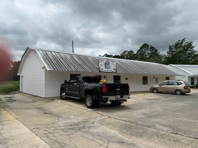 S MAIN ST, Baxley, GA 31513 - S MAIN ST Shopping Center/Offices | LoopNet