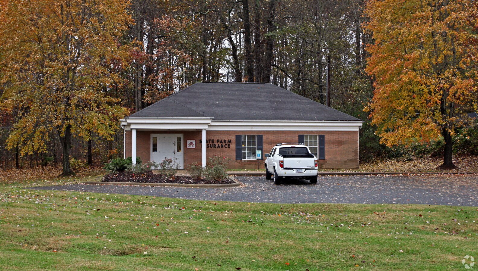 6215 Brookshire Blvd, Charlotte, NC 28216