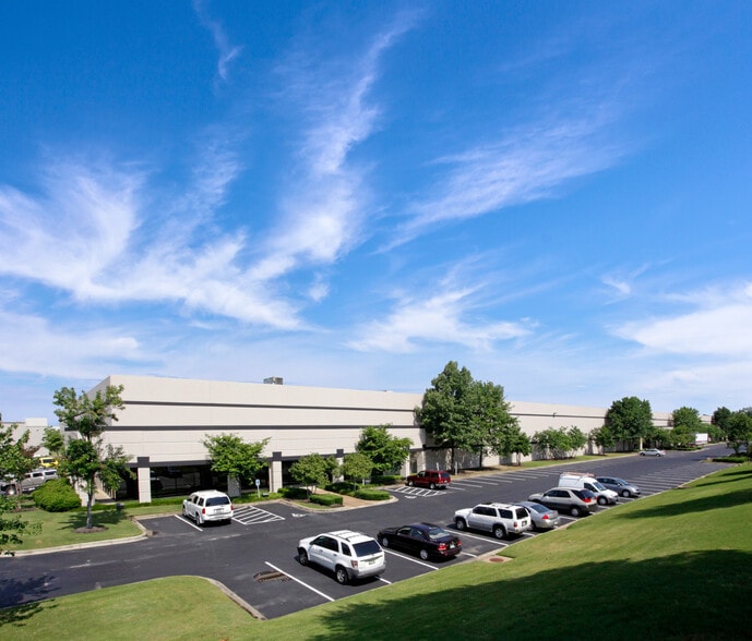 4061 Hickory Hill Rd, Memphis, TN for lease - Primary Photo - Image 1 of 2