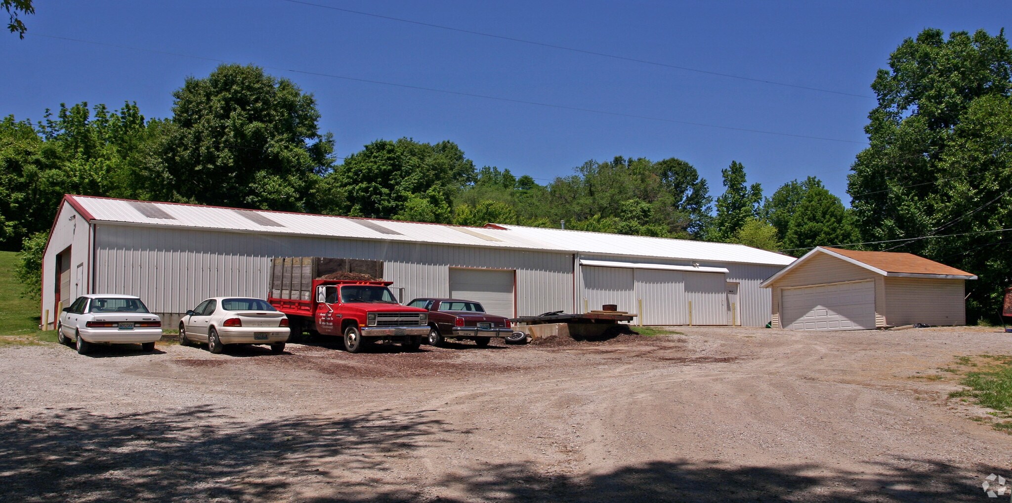 1811 S River Rd, Saint Charles, MO for sale Primary Photo- Image 1 of 1