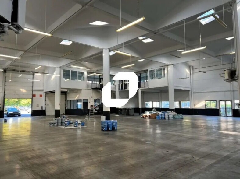 Office in VILLENEUVE-D'ASCQ for lease - Interior Photo - Image 1 of 10