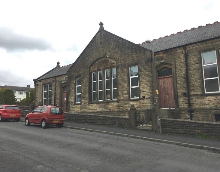 East View, Burnley for sale - Primary Photo - Image 1 of 1