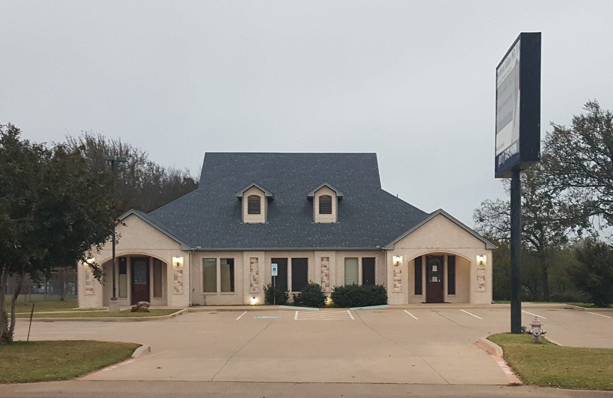 1900 E Henderson St, Cleburne, TX for sale Building Photo- Image 1 of 1
