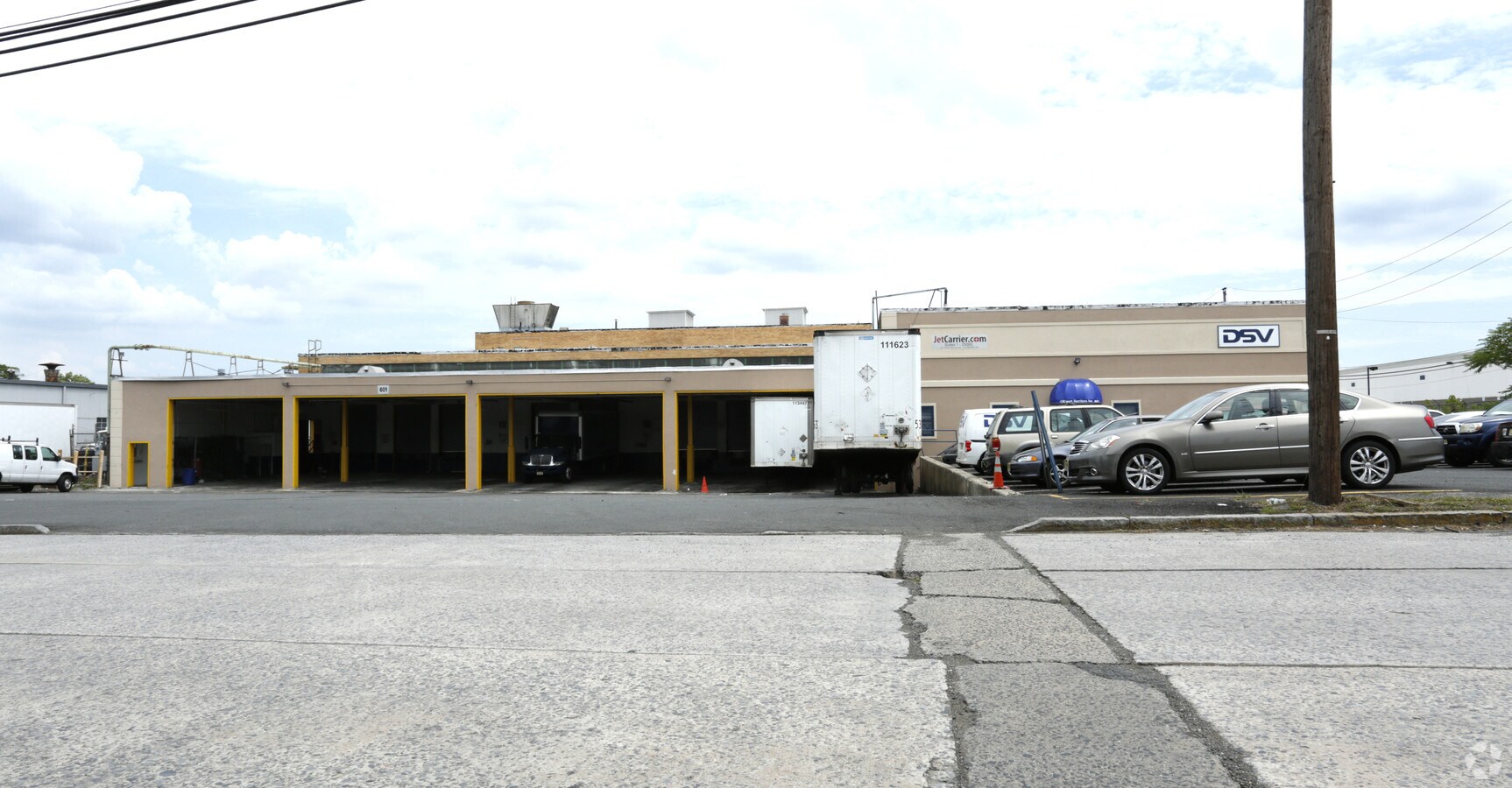 601 W Linden Ave, Linden, NJ 07036