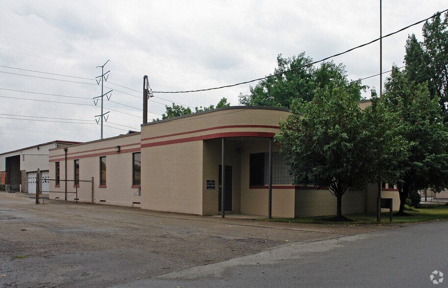 1920 Losantiville Ave, Golf Manor, OH 45237