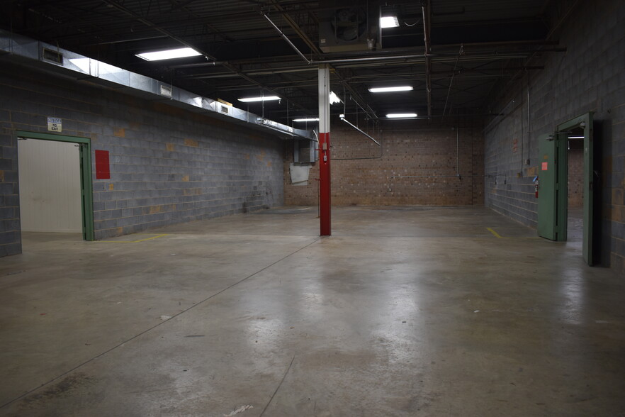 1014 1st St W, Conover, NC for lease - Interior Photo - Image 3 of 11