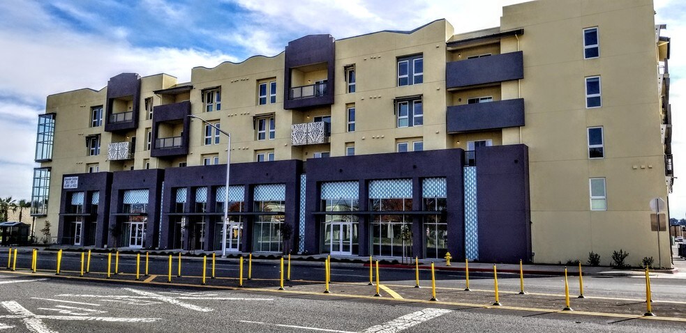 200 E 10th St Gilroy Ca 95020 Alexander Station Apartments Loopnet Com