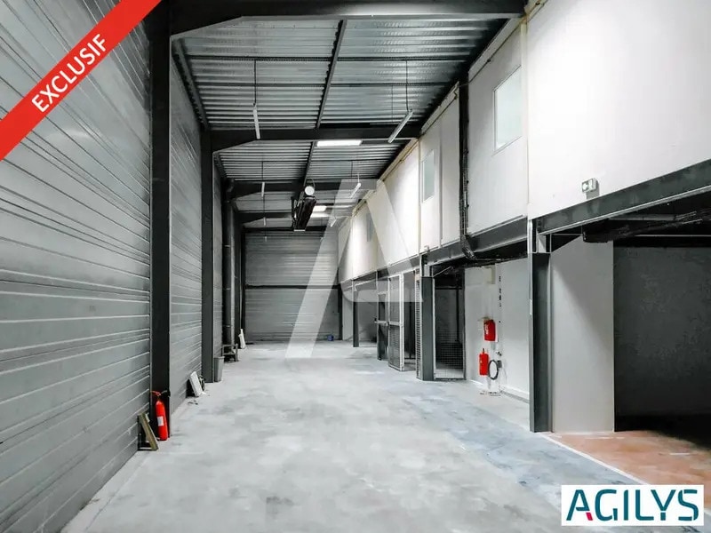 Location Local d'activités 620 m² - Photo 1