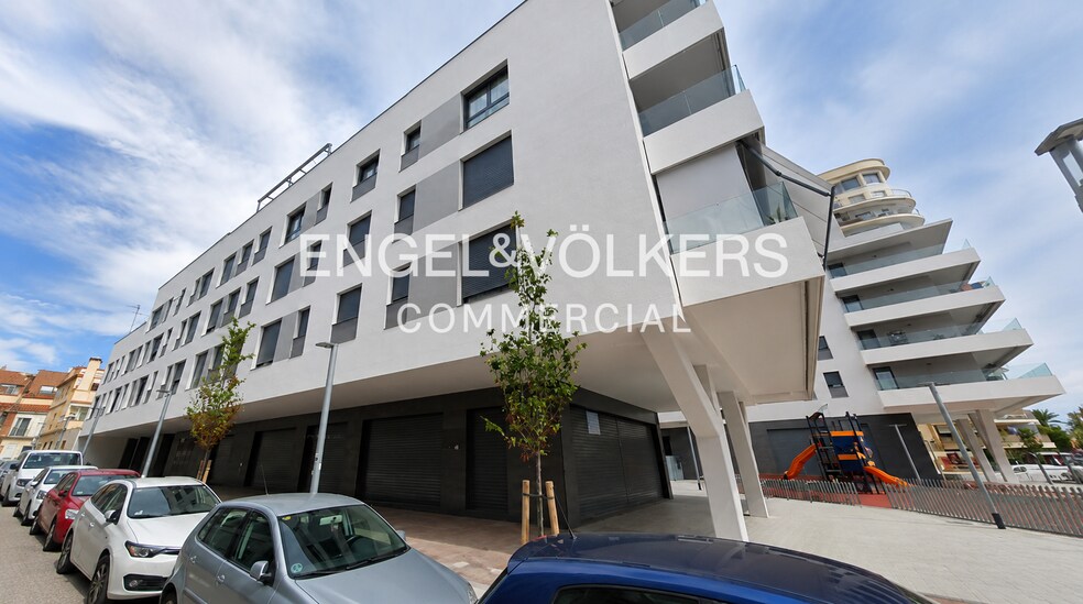 Retail in Mataró, Barcelona for lease - Building Photo - Image 2 of 2