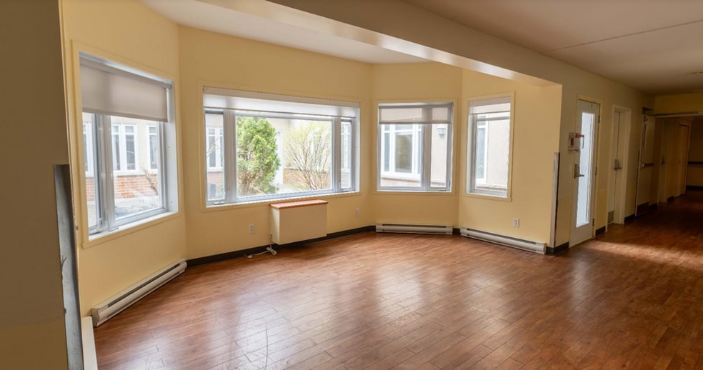 11810 Av Du Bois-De-Boulogne, Montréal, QC for sale - Interior Photo - Image 3 of 5