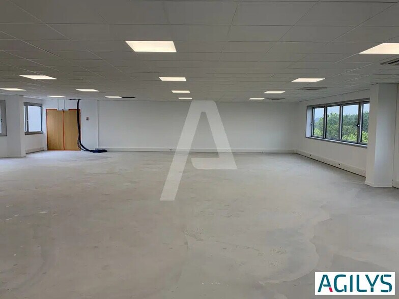 Office in Rungis for lease - Interior Photo - Image 3 of 5