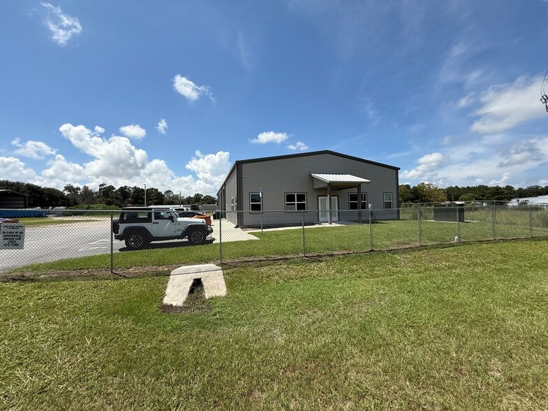 25207 NW 8th Ln, Newberry, FL for sale - Primary Photo - Image 1 of 1
