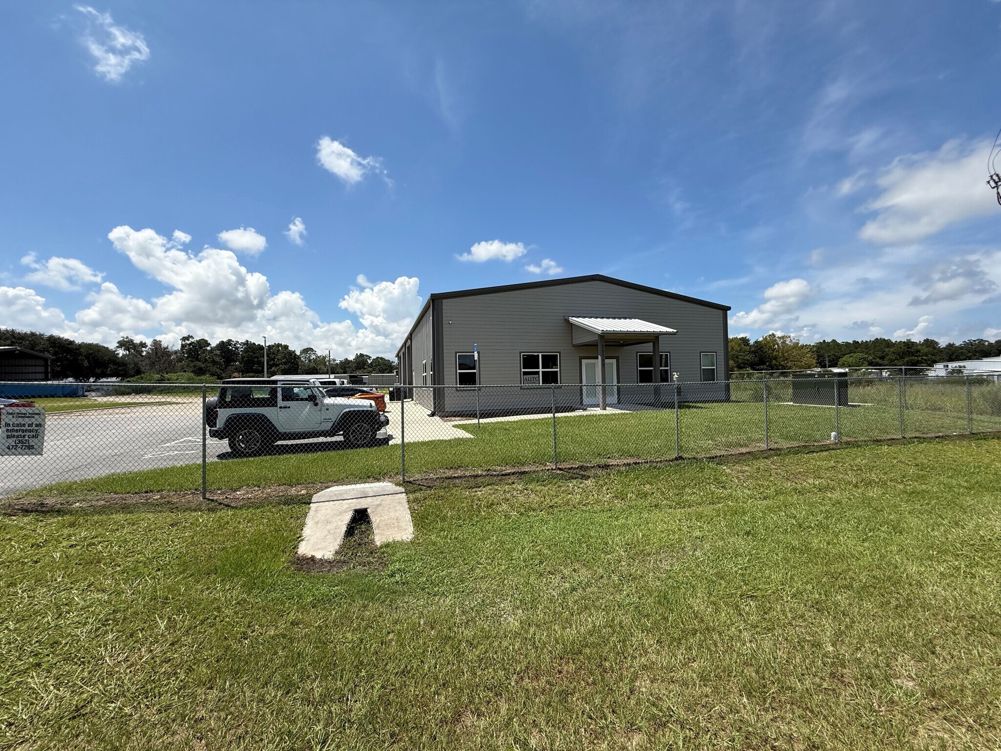 25207 NW 8th Ln, Newberry, FL for sale Primary Photo- Image 1 of 2