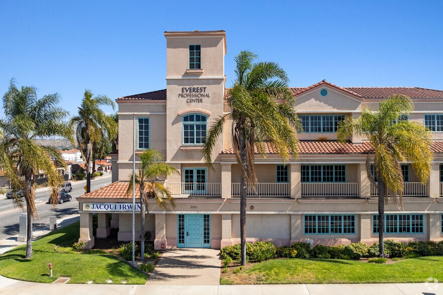 2301 E Daily Dr, Camarillo, CA for lease - Building Photo - Image 3 of 8