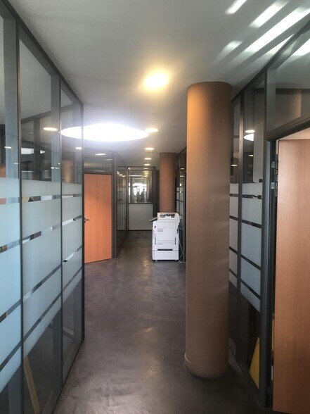 2 Rue Odette Jasse, Marseille for sale - Interior Photo - Image 3 of 10