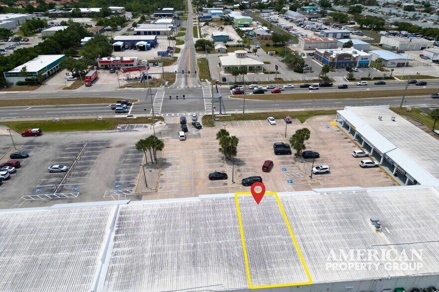 2828 S McCall Rd Englewood FL - 2828 S McCall Rd Englewood FL Building Photo 2 Large 