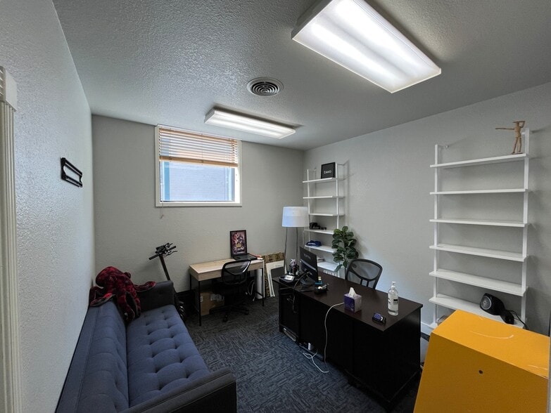 Portfolio of 3 Assets portfolio of 3 properties for sale on LoopNet.com - Building Photo - Image 3 of 15