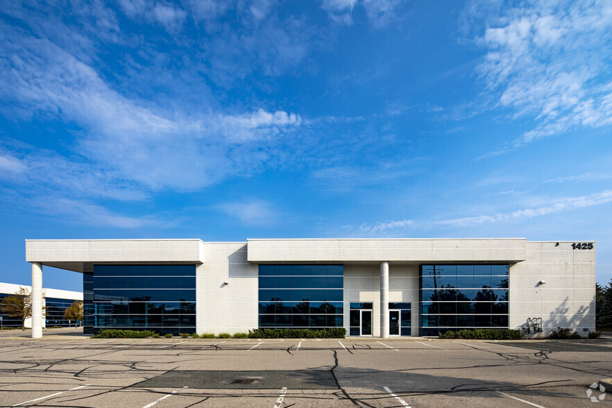 1425 Norjohn Ct, Burlington, ON for lease - Building Photo - Image 3 of 5