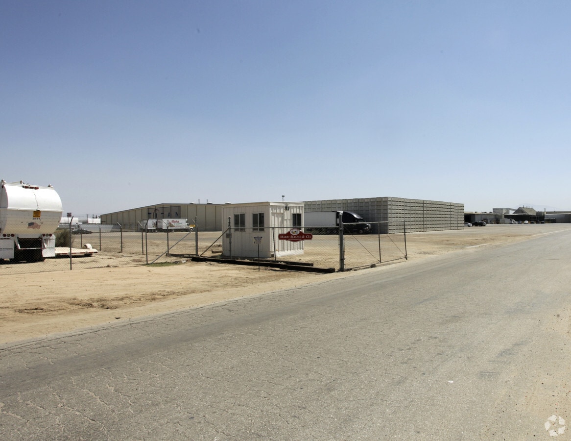 6001 Snow Rd, Bakersfield, CA 93308 Bakersfield Cold & Dry Storage