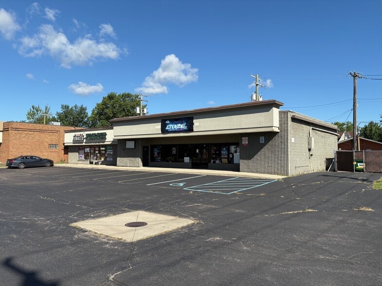 320 Eureka Ave, Wyandotte, MI for lease - Building Photo - Image 2 of 5
