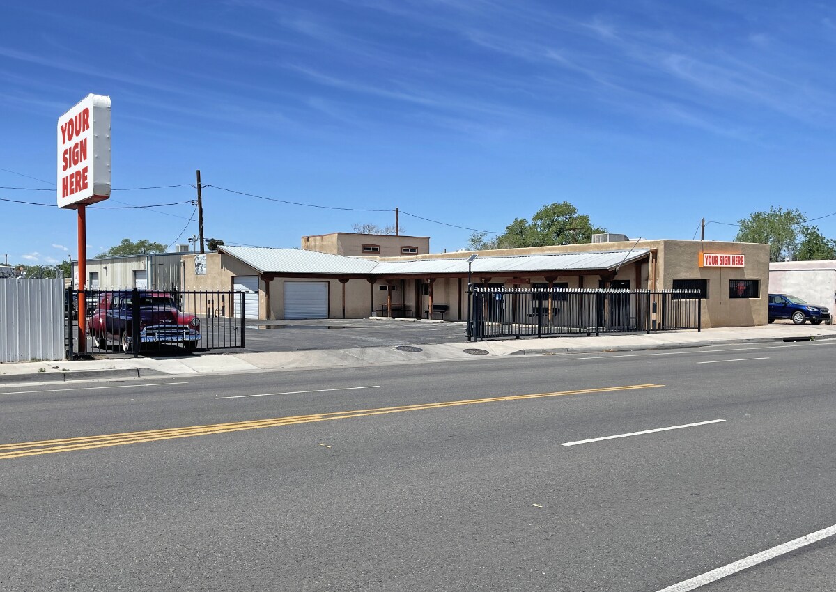 2701 4th St NW, Albuquerque, NM for sale Interior Photo- Image 1 of 14