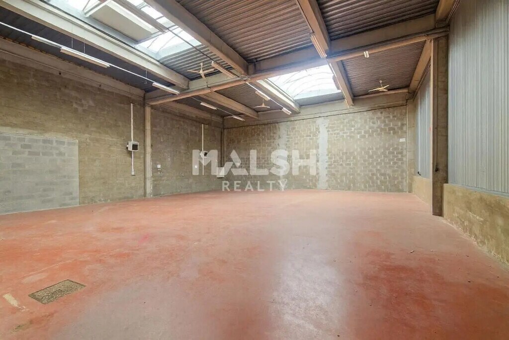 Location Local d'activités 370 m² - Photo 1
