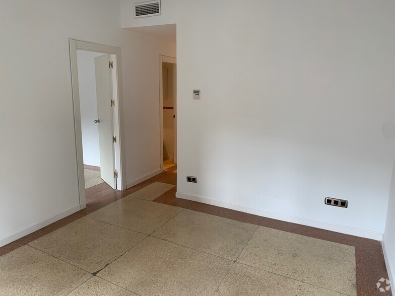 Office in Madrid, Madrid for lease - Interior Photo - Image 1 of 1