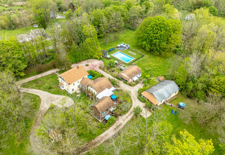 18 Stagecoach Ln, Amenia, NY for sale - Building Photo - Image 2 of 35