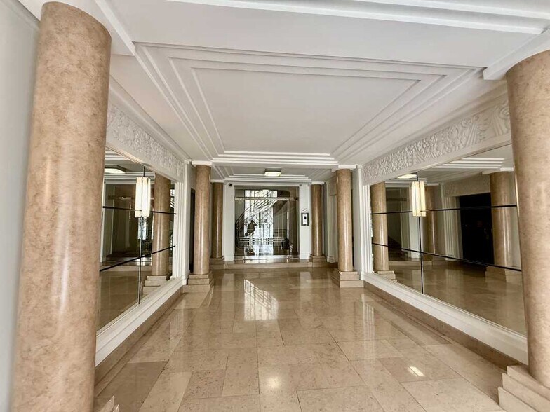6 Rue Jean Goujon, Paris for lease - Lobby - Image 3 of 3