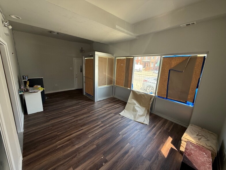 3614 N Ashland Ave, Chicago, IL for lease - Building Photo - Image 3 of 6