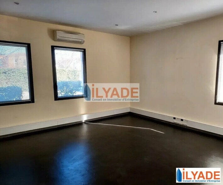 117 Rue Jean Marie Jacquard, Pertuis for lease - Interior Photo - Image 3 of 8