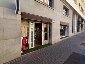 Retail in Barcelona, Barcelona for lease Interior Photo- Image 1 of 12