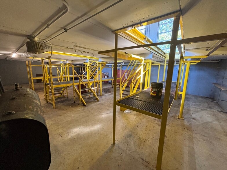 3526 S Main St, Elkhart, IN for lease - Building Photo - Image 3 of 8