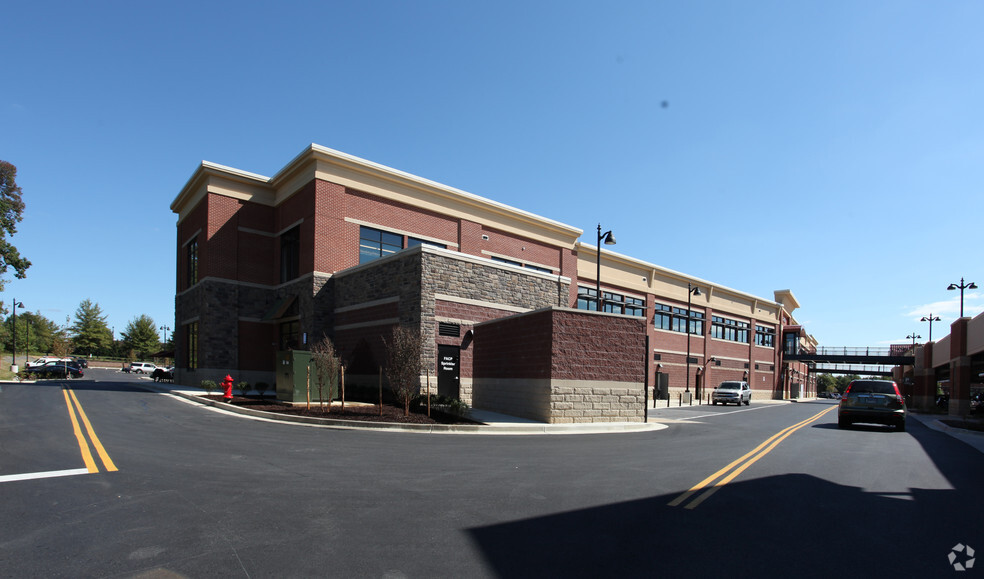 20680 Seneca Meadows Pky, Germantown, MD for lease - Building Photo - Image 1 of 7