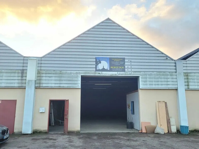 Flex in Darnétal for lease - Building Photo - Image 1 of 5