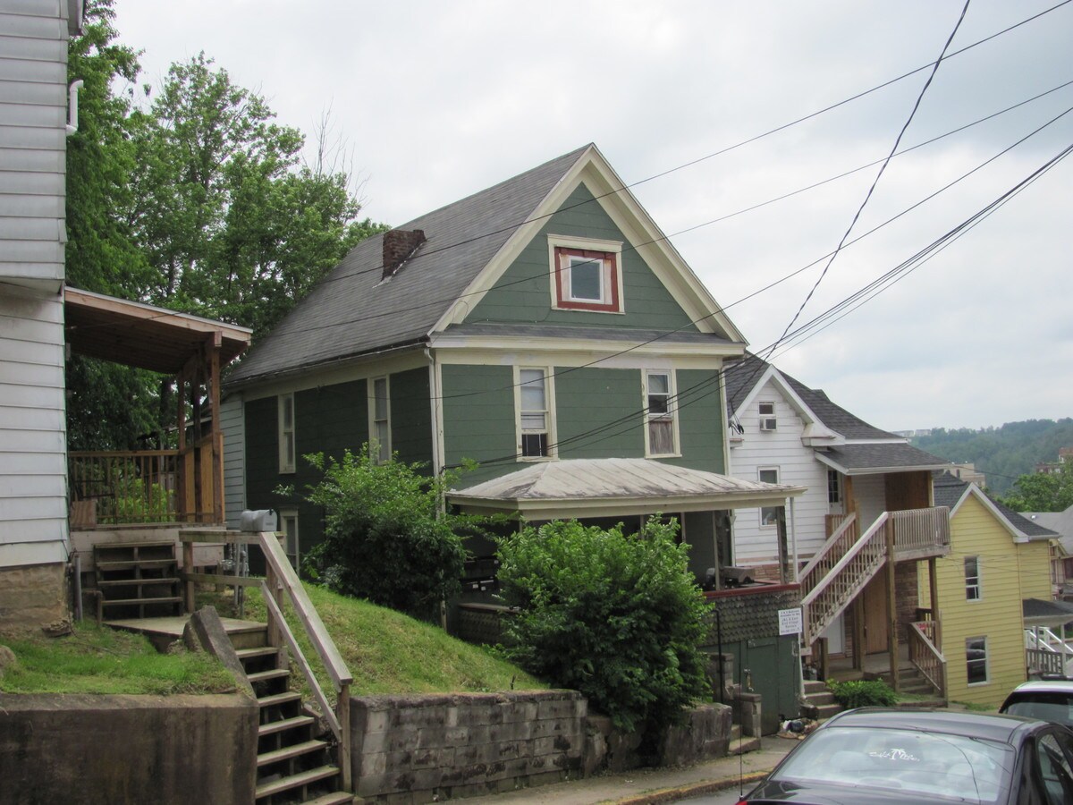 211 Richwood Ave, WV 26505