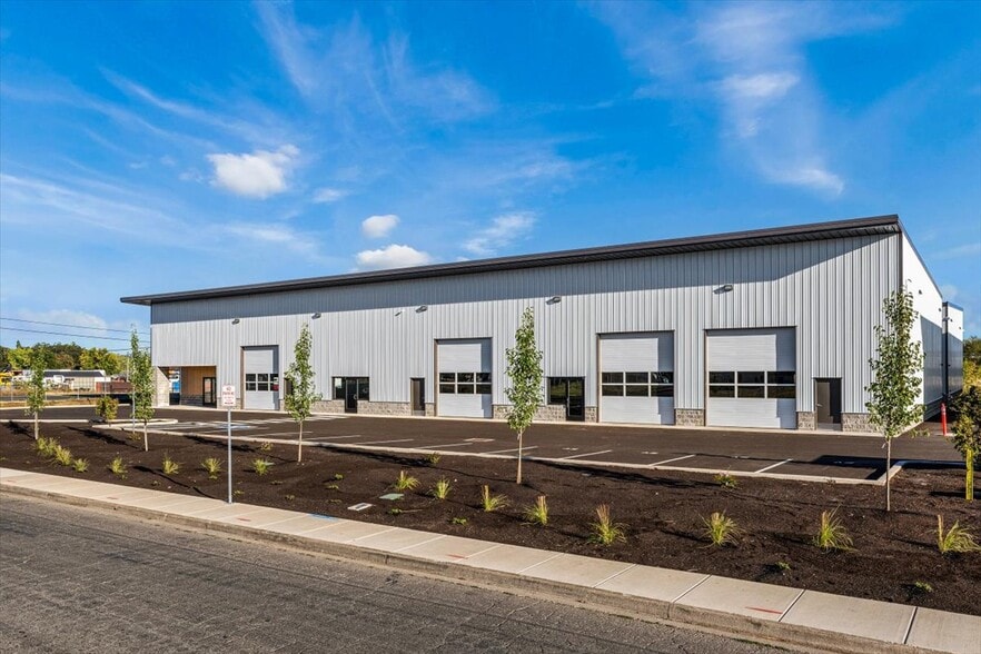 171 Bateman Dr, Medford, OR for lease - Building Photo - Image 2 of 31