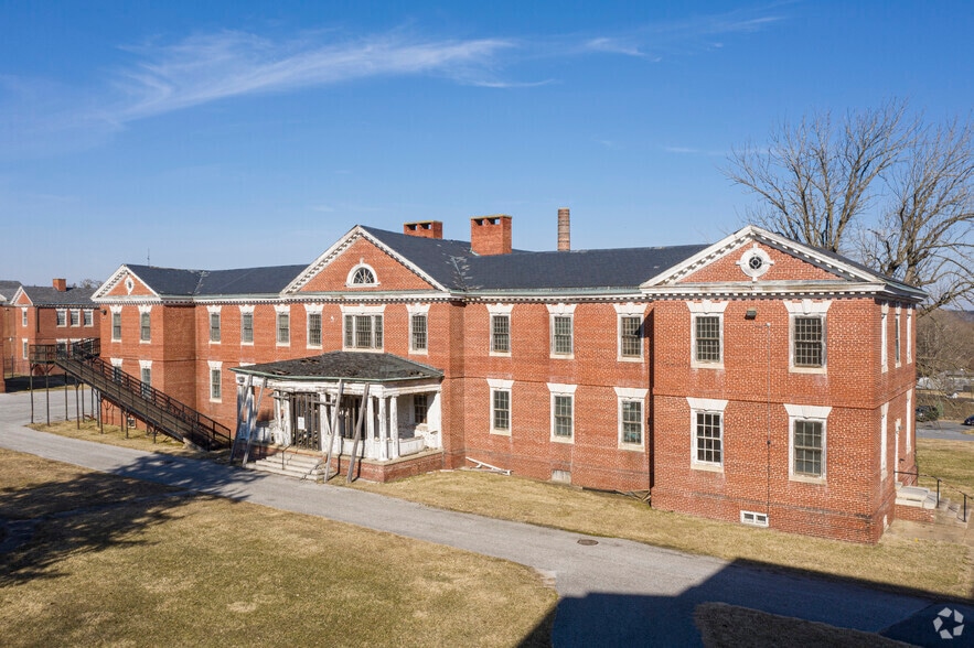 Warfield Ave, Sykesville, MD for sale - Primary Photo - Image 1 of 5