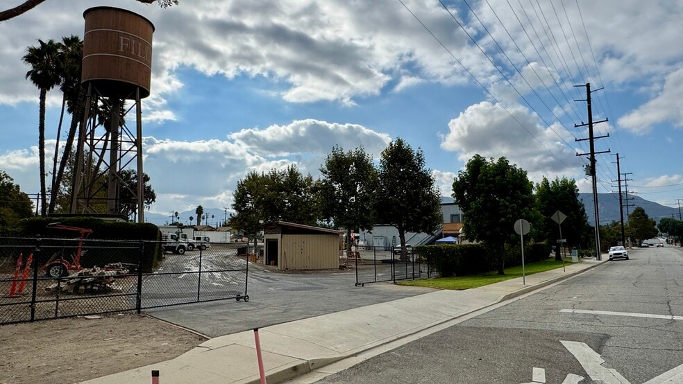 310 A St, Fillmore, CA for lease - Building Photo - Image 2 of 15