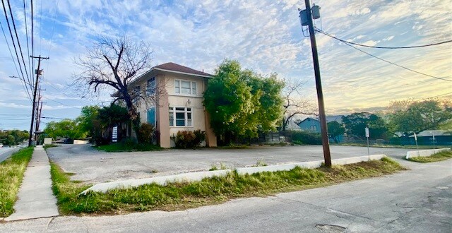 2600 Mccullough Ave, San Antonio, TX for sale - Building Photo - Image 3 of 17