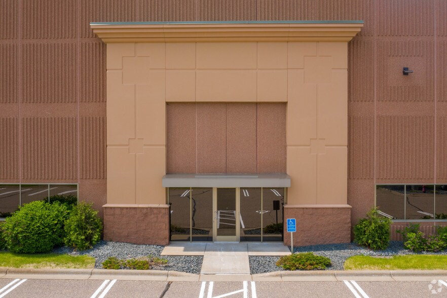 20015 Diamond Lake Rd S, Rogers, MN for lease - Building Photo - Image 3 of 6