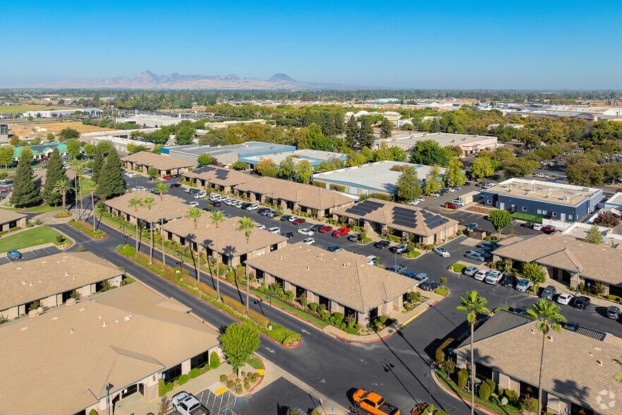 950 Tharp Rd, Yuba City, CA for lease - Aerial - Image 2 of 3