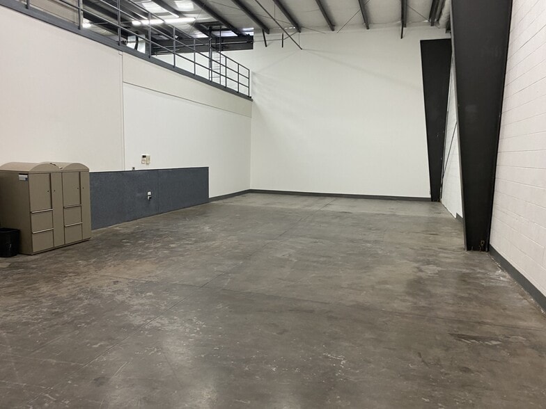 7081 E 56th Ave, Commerce City, CO for lease - Interior Photo - Image 3 of 18