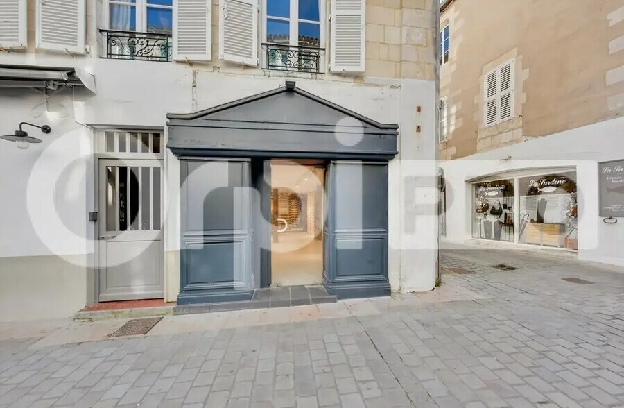 Retail in Saint-Martin-de-Ré for lease - Building Photo - Image 2 of 13