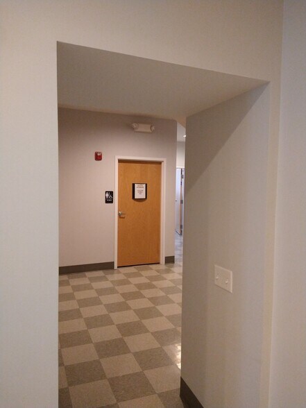 10 W Pulteney Sq, Bath, NY for lease - Interior Photo - Image 2 of 6