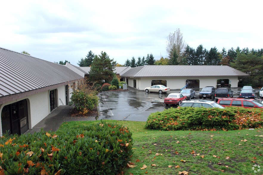 13555 NE Bel Red Rd, Bellevue, WA for lease - Primary Photo - Image 1 of 3